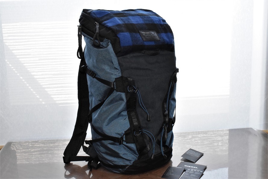 【新作入荷，新作登場】 DIESEL ディーゼル D-RUNNING BACK 15インチPCスリーブ搭載 バックパック / リュックサック / デイパック(かばん、バッグ)｜売買されたオークション情報、yahooの商品情報をアーカイブ公開 - オーク かばん、バッグ