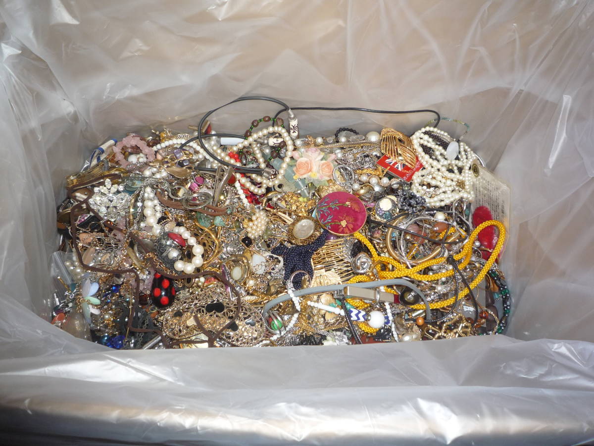 アクセサリー 大量 まとめ売り 総重量4.8kg ジャンク アクセサリー