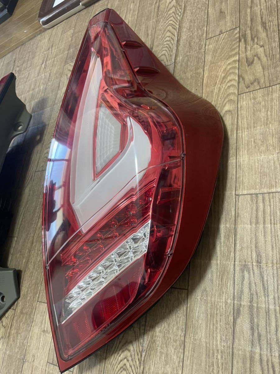 トヨタ アクア NHP10 ヴァレンティ ジュエルLED テールランプ VALENTI 