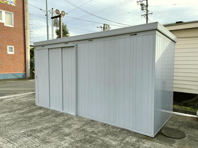 岐阜六条直接引き取り限定!! 】イナバ 物置 ネクスタ大型 NXN-81H カギ  