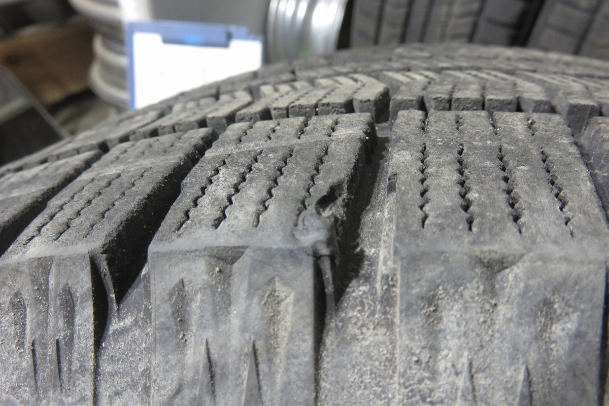 BRIDGESTONE／ブリジストン BLIZZAK VRX2 245/50R18 4本SET／2018年製 6分山 スタッドレス／中古 ／22112101