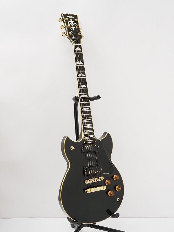 ♪♪YAMAHA SG1300 エレキギター ヤマハ ハードケース付♪♪014460001m 