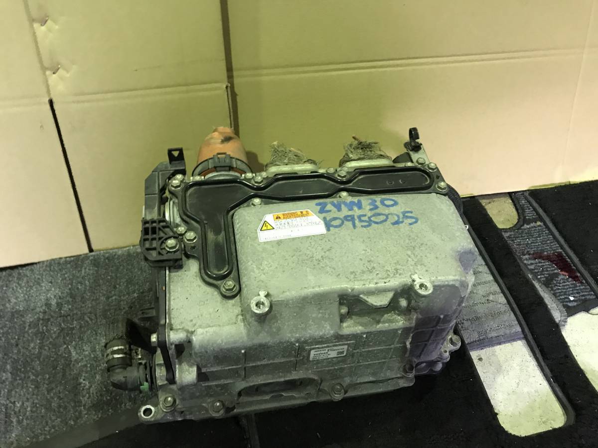 トヨタ プリウス インバーター コンバーター交換 ZVW30 沖縄 中部 トヨタ プリウス インバーター コンバーター交換 ZVW30 沖縄 中部