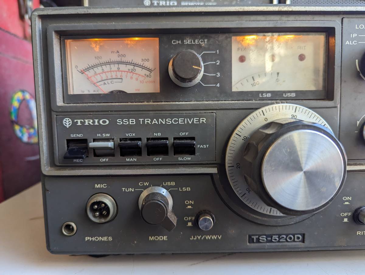 TRIO トリオ SSB TRANSCEIVER トランシーバー 無線機 TS-520D VFO-520