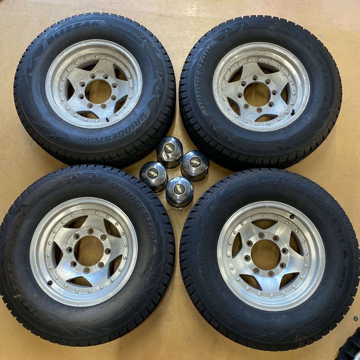 245/70R16 スタッドレス アルミホイール 4本セット ロードトレック等 