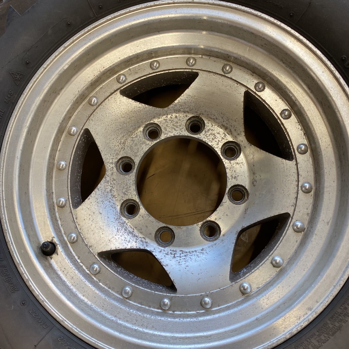 245/70R16 スタッドレス アルミホイール 4本セット ロードトレック等 