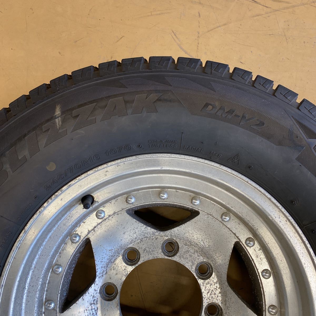 245/70R16 スタッドレス アルミホイールセット