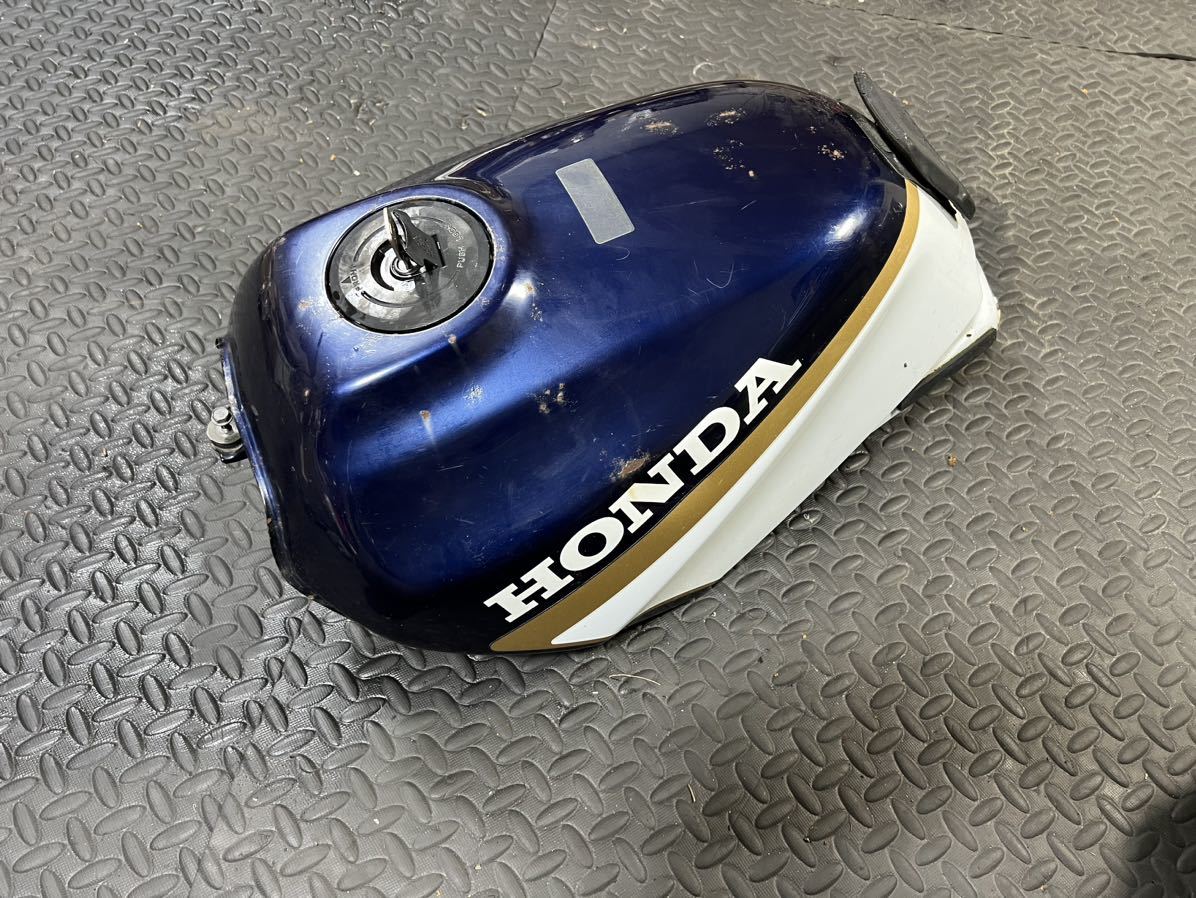 HONDA VTZ250 MC15 純正タンク (ガソリンコック付き) VTZ250.MC15.純正ガソリンタンク.ガソリンコック付き.一台全バラシ中