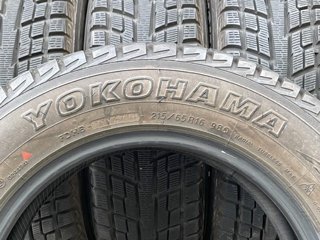 国産バリ山215/65R16 横浜スタッドレスタイヤ4本のみ。 215/65R16 バリ山ヨコハマジオランダーi/T・S中古4本セット