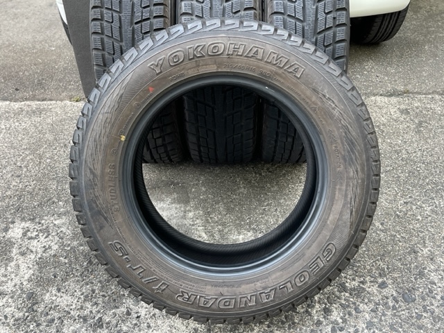 国産バリ山215/65R16 横浜スタッドレスタイヤ4本のみ。 215/65R16 バリ山ヨコハマジオランダーi/T・S中古4本セット