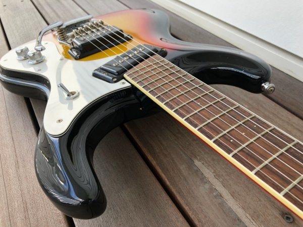 オリジナルハードケース付属 黒雲製 Mosrite of California THE