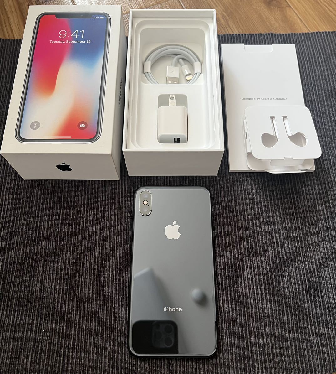 iPhoneX 256GB SIMロック解除 SIMフリーiPhone スマートフォン Apple