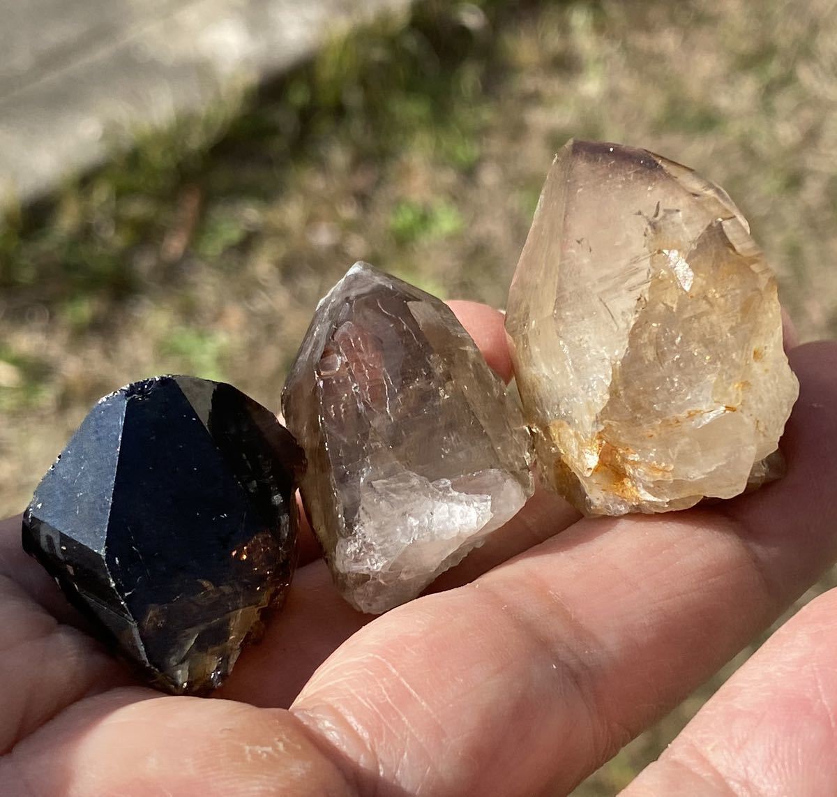 鹿川の煙水晶 ちょい欠けポイント水晶3種 各1点の3点セット(原石 