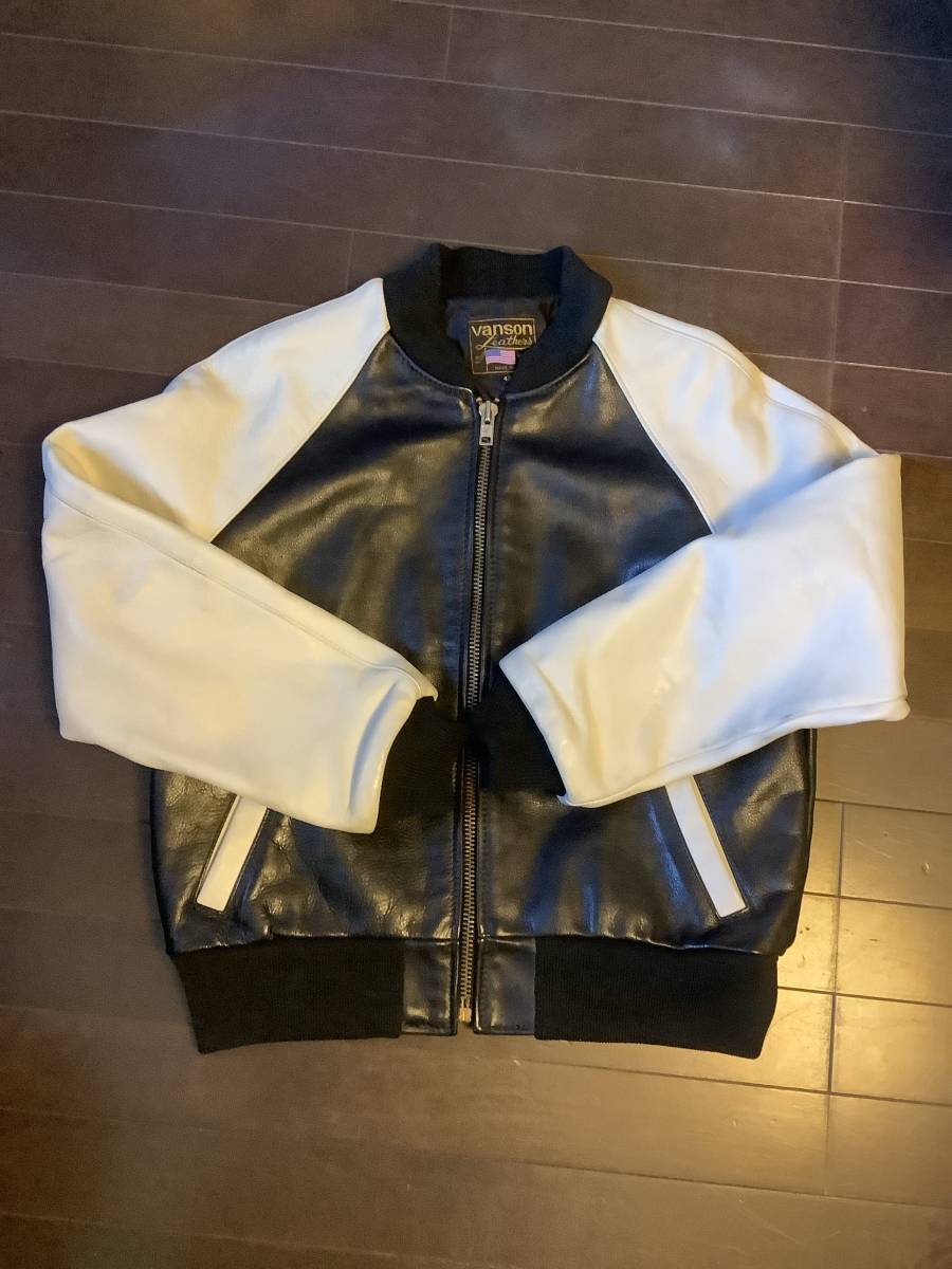 vanson tj バンソン スタジャン ブラック×ホワイト/ラングリッツ