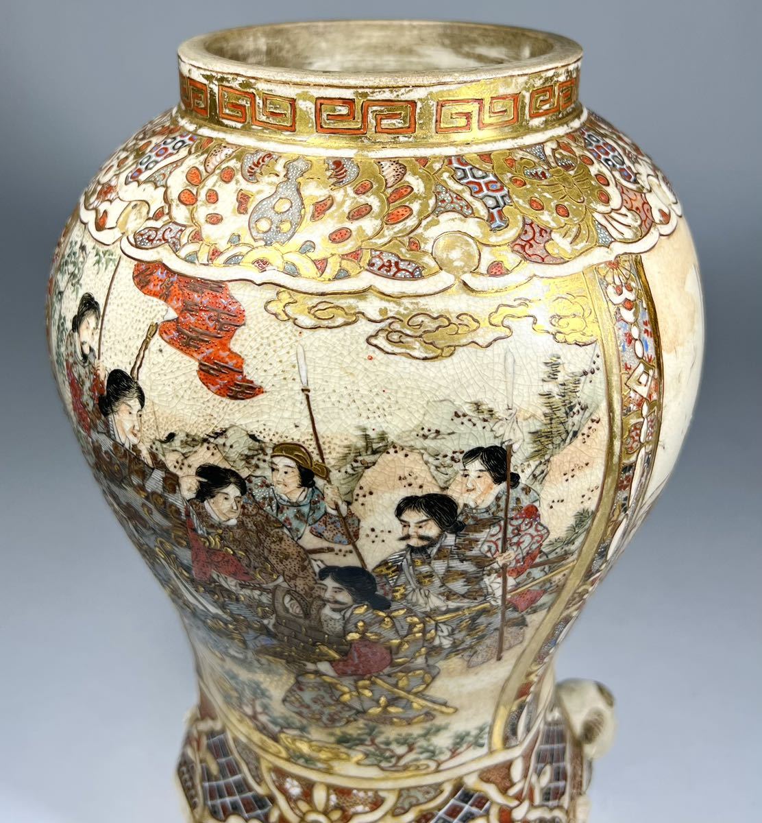 永】飾壷 蓋物 古薩摩焼 金彩色絵人物図 細工彫刻狛犬 獅子 金襴手