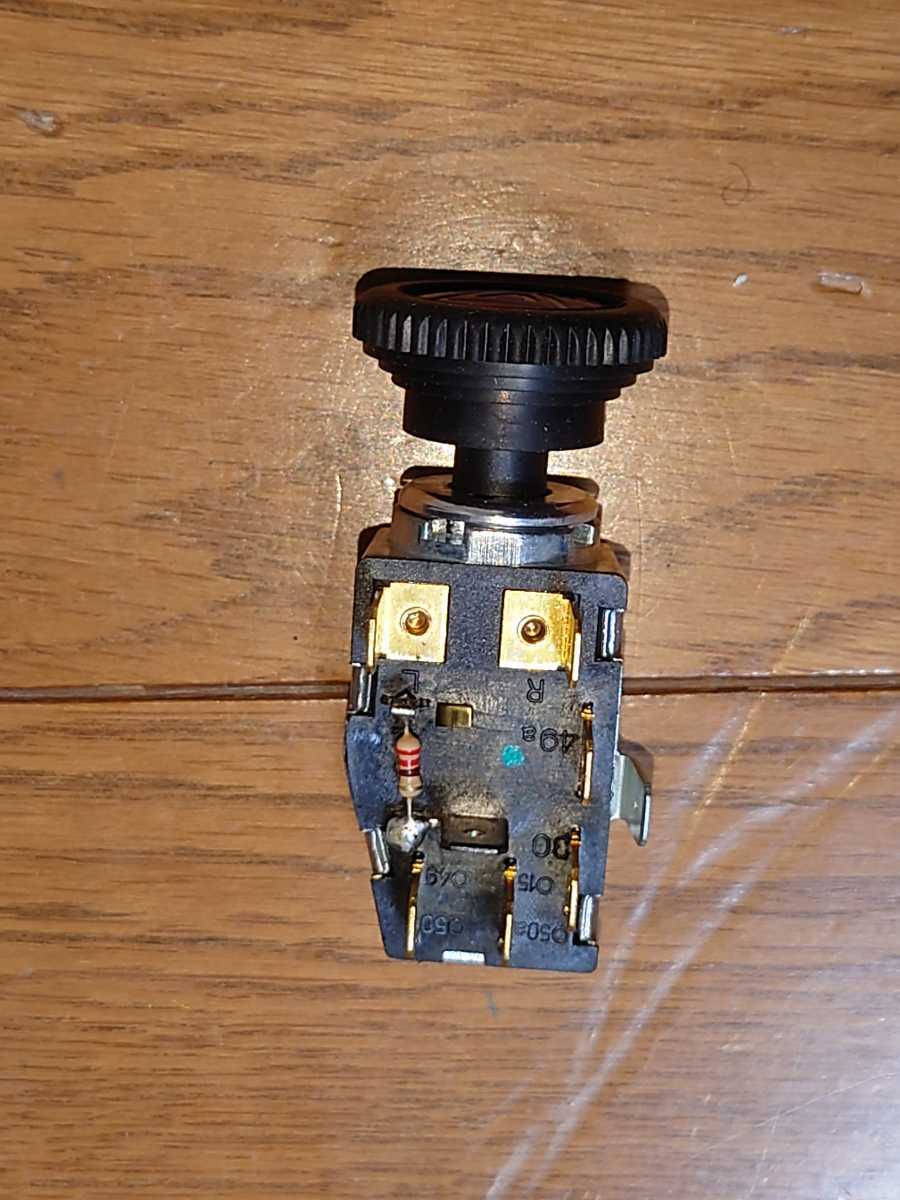 空冷VW 未使用新品 ハザードスイッチ '68年式以降のビートル、カルマン
