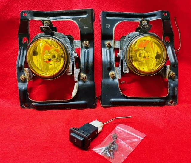 H17ｙCBA-U61W三菱タウンボックス中古 左右 フォグランプセット スイッチ ネジ付 イエローレンズ U61V/U62V/U62W/U61T/U71V/U72V/U71W/U71T