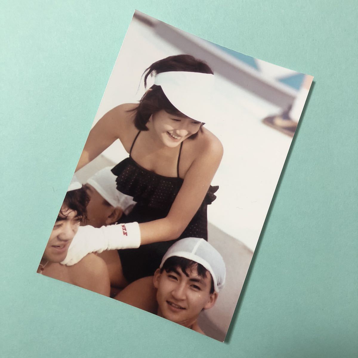 岡田有希子 生写真 L版 2枚組 水着(写真)｜売買されたオークション情報 