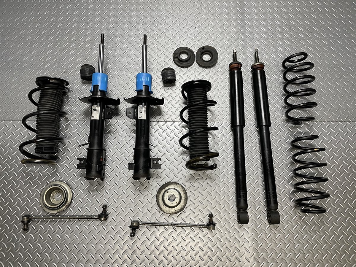 限定セール，お得 スイスポ ZC32S 純正サスキット 前右 41601-70L00 前左 41602-70L00 後左右 41800-70L00 22080083(サスペンションキット（一式）)｜売買されたオークション情報、yahooの商品情報をアーカイブ公開 - オーク サスペンションキット（一式）