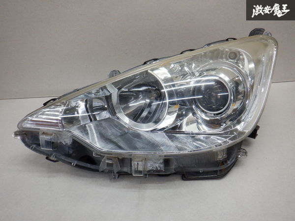 トヨタ純正 NHP10 アクア 前期 ハロゲン ヘッドライト ヘッド