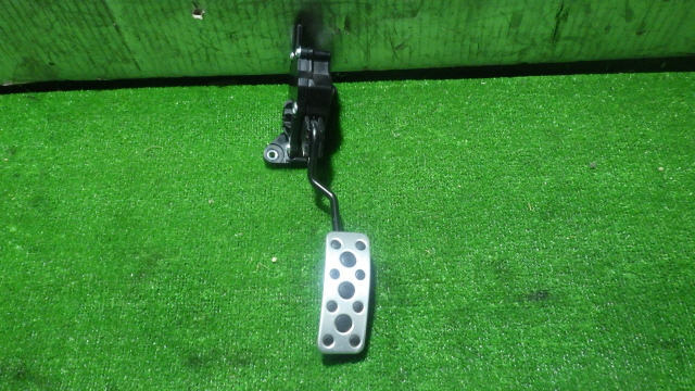格安，人気SALE 86 DBA-ZN6 アクセルペダル SU003-08071 ZNo:04003635(トヨタ用)｜売買されたオークション情報、yahooの商品情報をアーカイブ公開 - オークファン その他