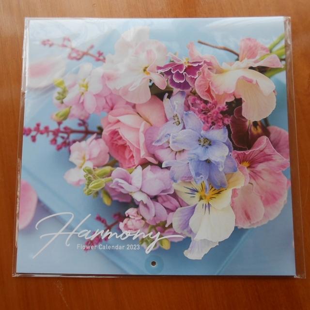 2023年 FMG Mission フラワーカレンダー 未開封 新品 お花のカレンダー ポケット付 新年 壁掛けカレンダー 月替わり FMGミッション_1