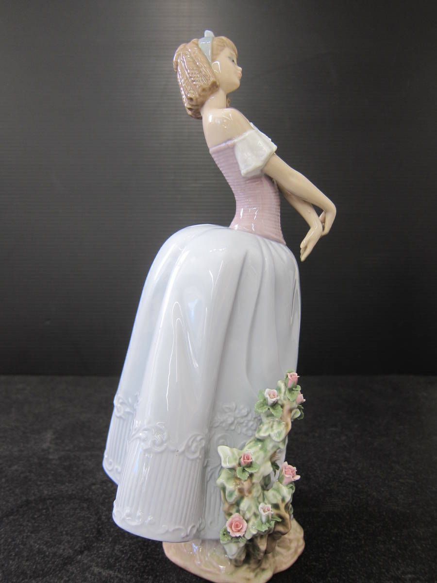 LLADRO リヤドロ フィギュリン 6712 初恋 陶器人形 少女 人形(リヤドロ