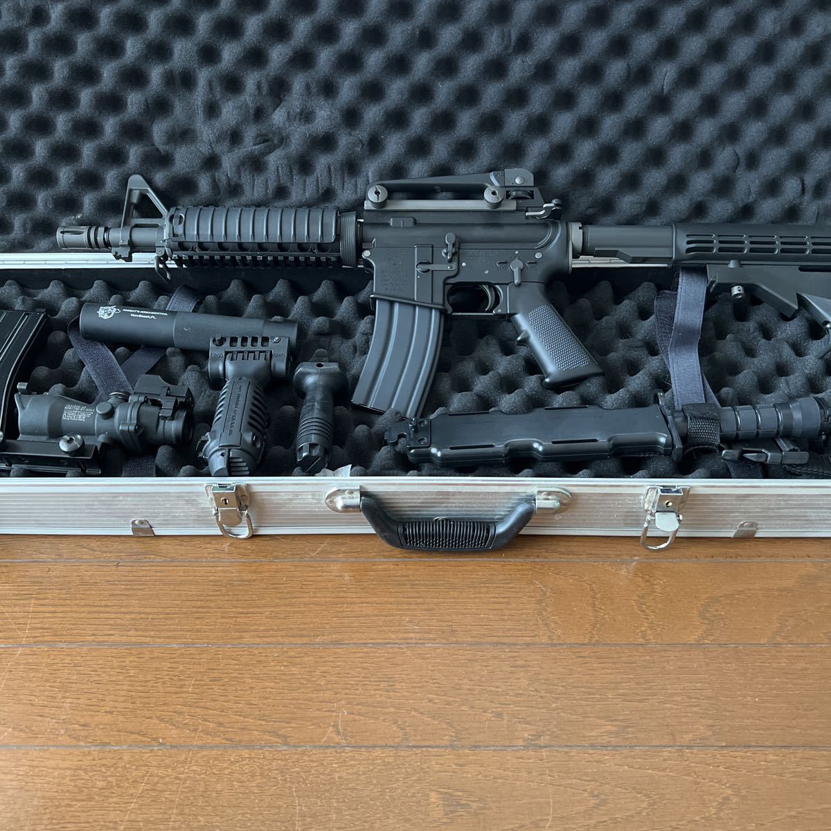 M4A1 ガスブローバック ハードケース・付属品付 M4A1 東京マルイ