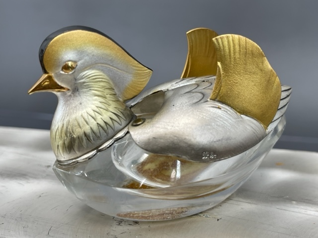 銀製 SILVER おしどり 薬味入れ 置物 ガラスケース オブジェ 鴛鴦 トーキョーシルバーズ TOKYO SILVERS CO.LTD 金属工芸 銀製オシドリ