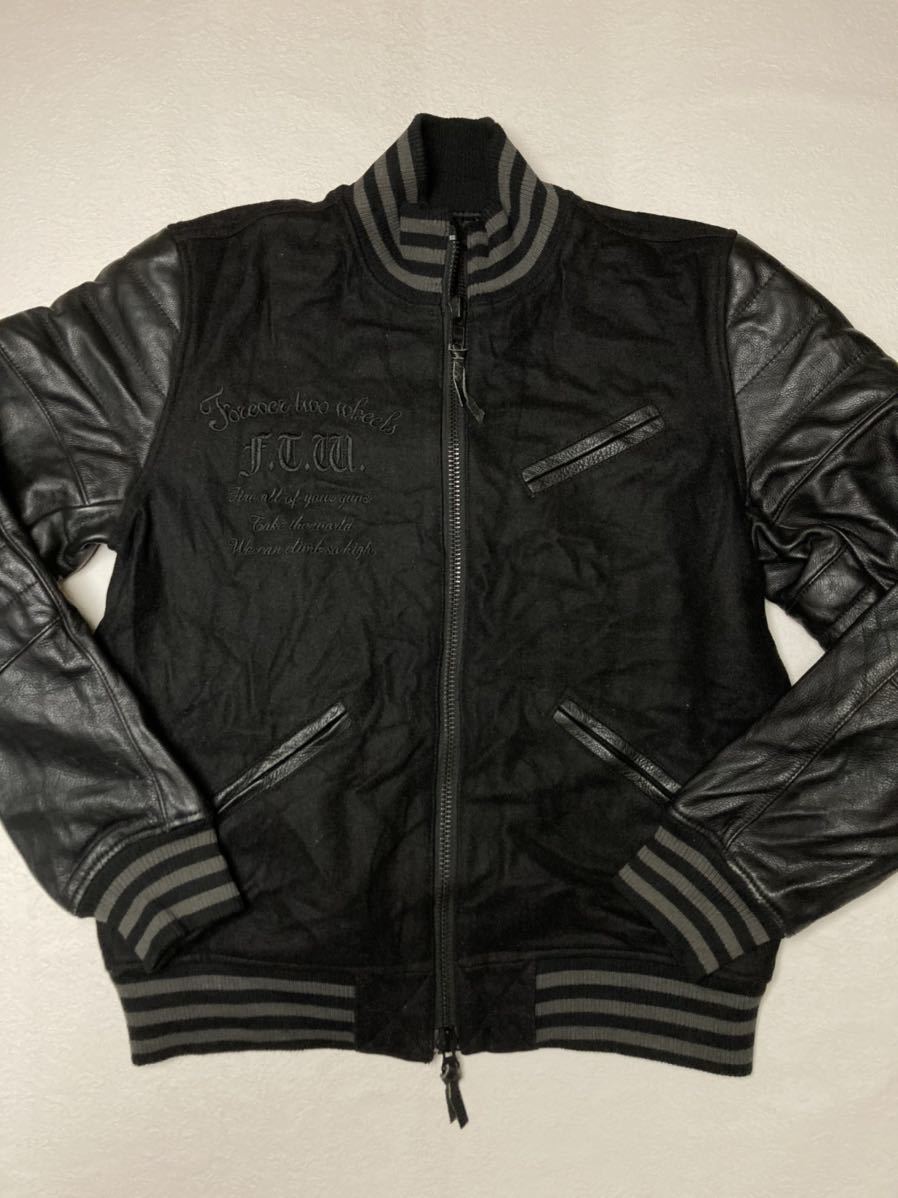 サイズL ◆ Liugoo Leathers ◆ リューグーレザーズ 本革 前後刺繍 3ポケット Wファスナー パテッド風 袖革 ライダース スタジャン 黒 L