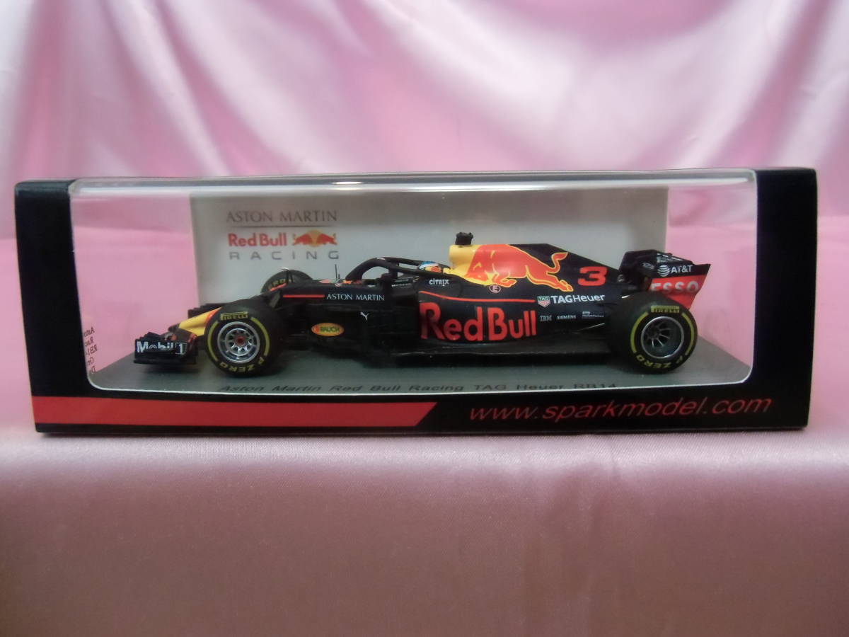 希少☆アストンマーチン レッド ブル レーシング TAG Heuer RB14 #3