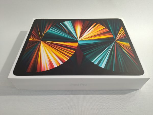 ★18　Apple iPad Pro 第5世代 12.9インチ 128GB Wi-Fiモデル 