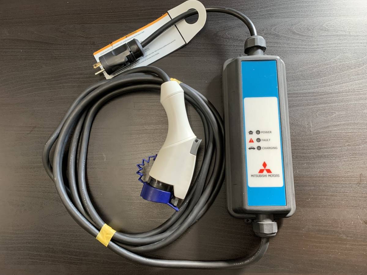 アウトランダーPHEV 純正 充電ケーブル 5m 200V 中古品 GG2W 充電