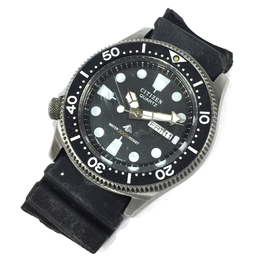 シチズン デイデイト クォーツ 腕時計 2852-266315 ベルト破損 未稼働品 ブラック文字盤 ジャンク品 QT014-44