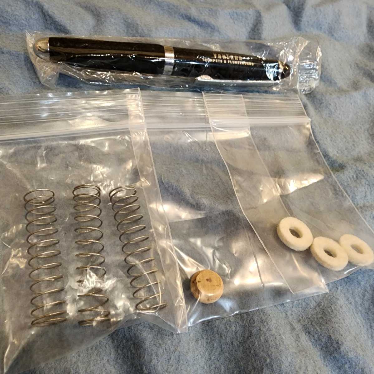 Hub Van Laar (ヴァン・ラー) トランペット 新品パーツ 純正バルブスプリング、インナーフェルト、コルク、おまけ バンラー ヴァンラー