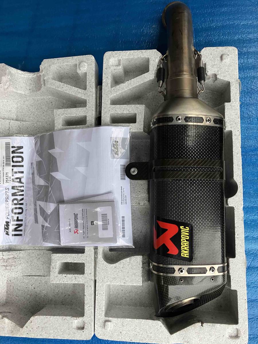 KTM DUKE 390 RC390 2017~ AKRAPOVIC アクラポヴィッチ カーボン