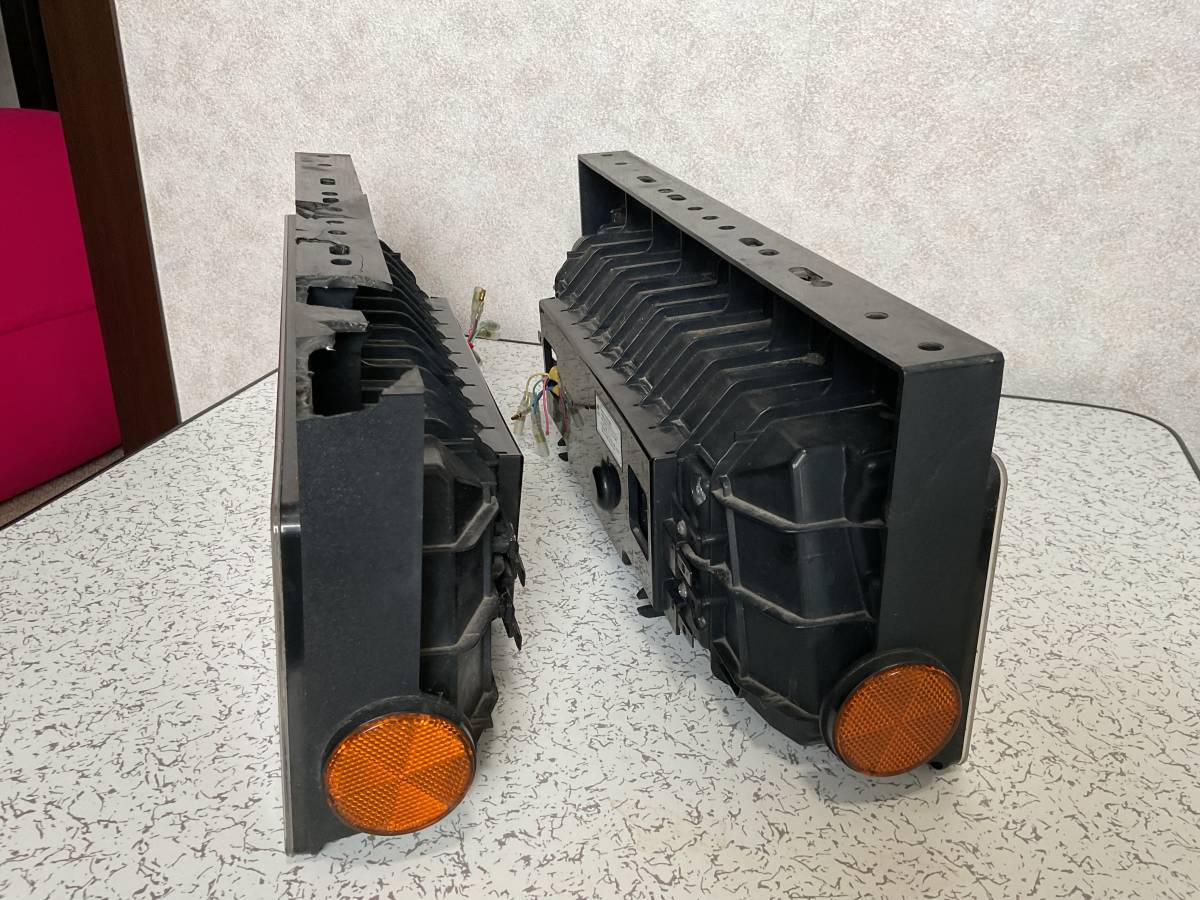 KOITOーLED日野大型車外しテールライトセット純正ウインカーリレー付