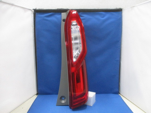 ホンダ NBOX JF3/JF4 右テール 純正 N-BOX ICHIKOH D185 33500-TTA