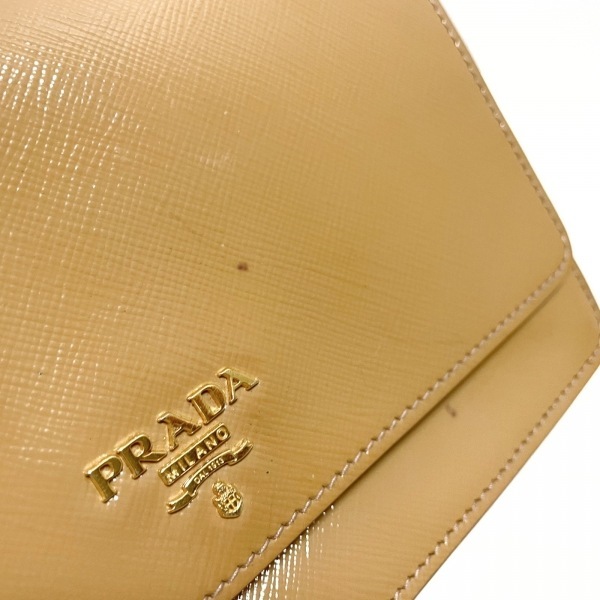 プラダ PRADA - サフィアーノヴェルニ ベージュ ショルダー プラダ PRADA - サフィアーノヴェルニ ベージュ ショルダー