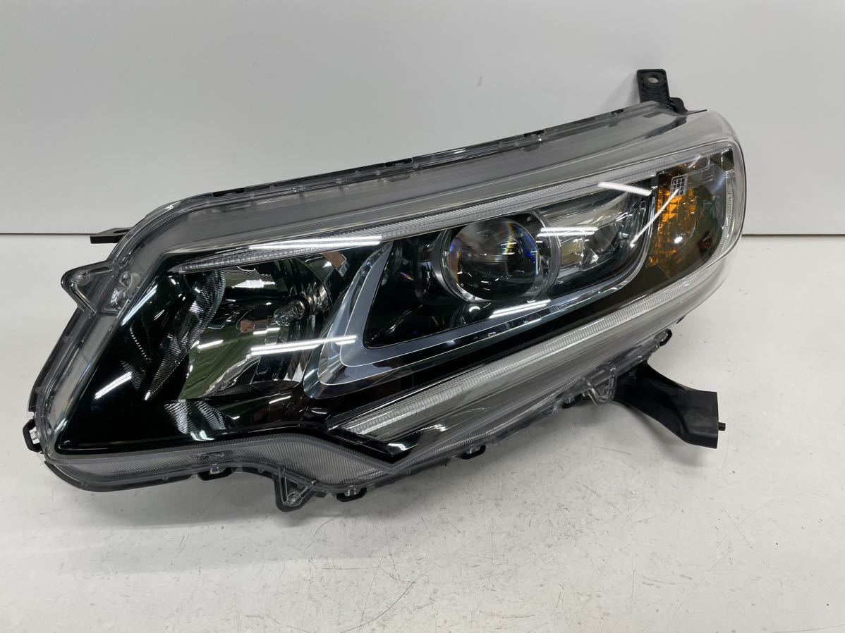 50119 ③ フリード ハイブリッド GB7 純正 左 ヘッドライト LED STANLEY W2172 刻印J6