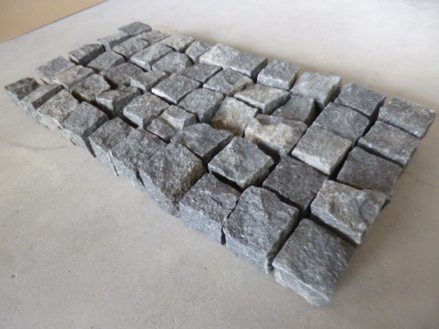 ピンコロ石 割肌 高級 黒御影石　90×90×90mm　1丁掛 150個セット ●最安・即決● エクステリア《 法人・店舗様宛のみ発送可 ・お引取り》