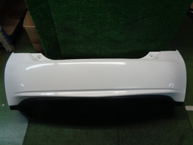 トヨタ ZVW30 プリウス 純正 リアバンパー　52159-47050　カラー/040　※ 個人宅配送不可　　2022.12.22.HT.9-B9-3　22111017