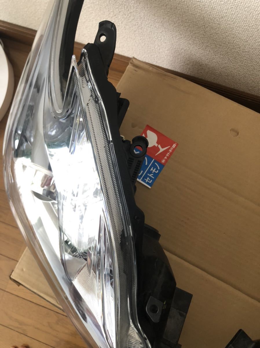 ZVW30 3系プリウス 左右ヘッドライトユニット プリウス ZVW30 ヘッド