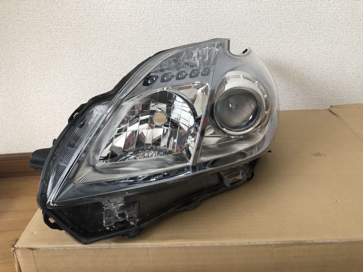 ZVW30 3系プリウス 左右ヘッドライトユニット プリウス ZVW30 ヘッド