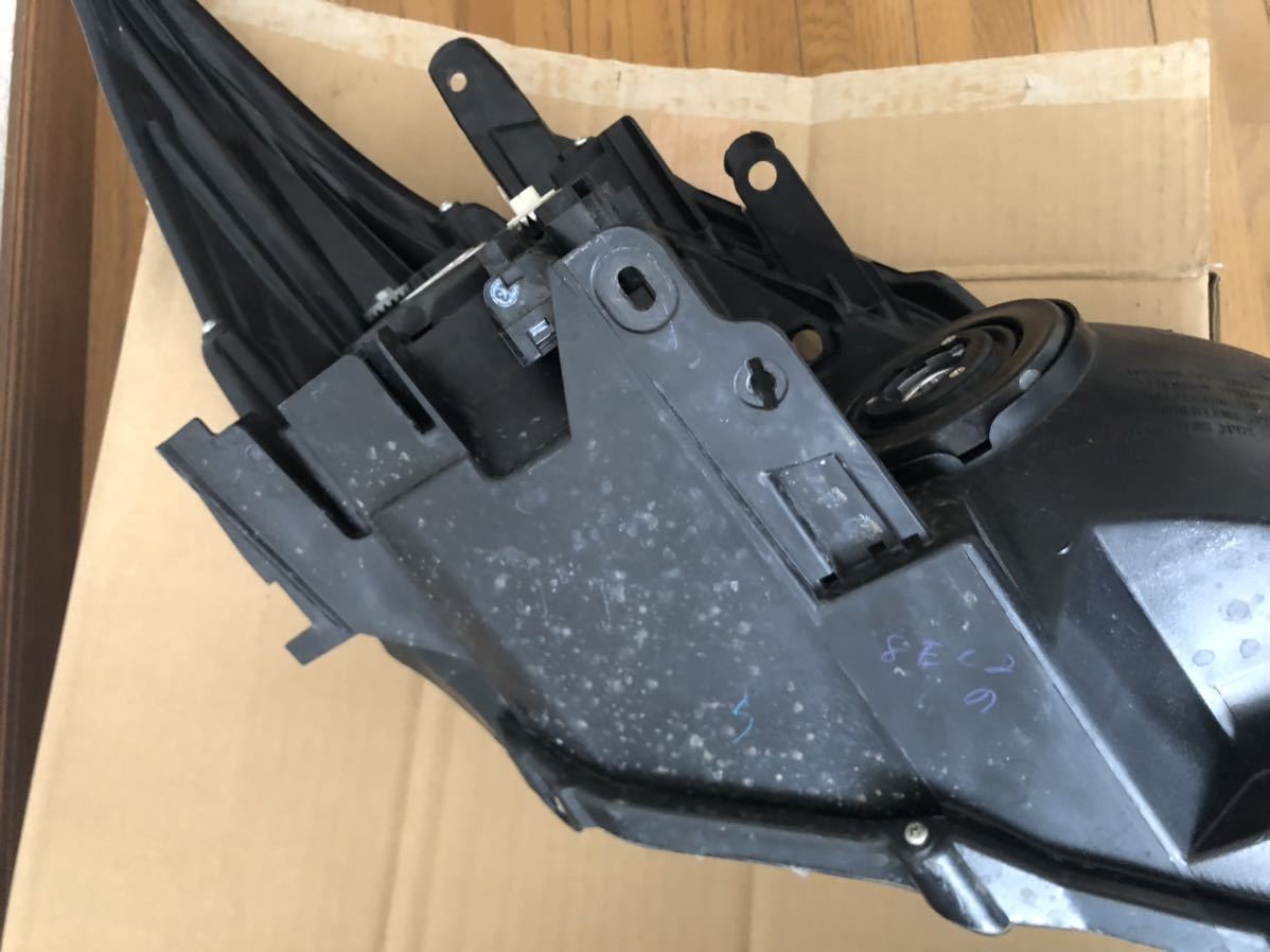 ZVW30 3系プリウス 左右ヘッドライトユニット プリウス ZVW30 ヘッド