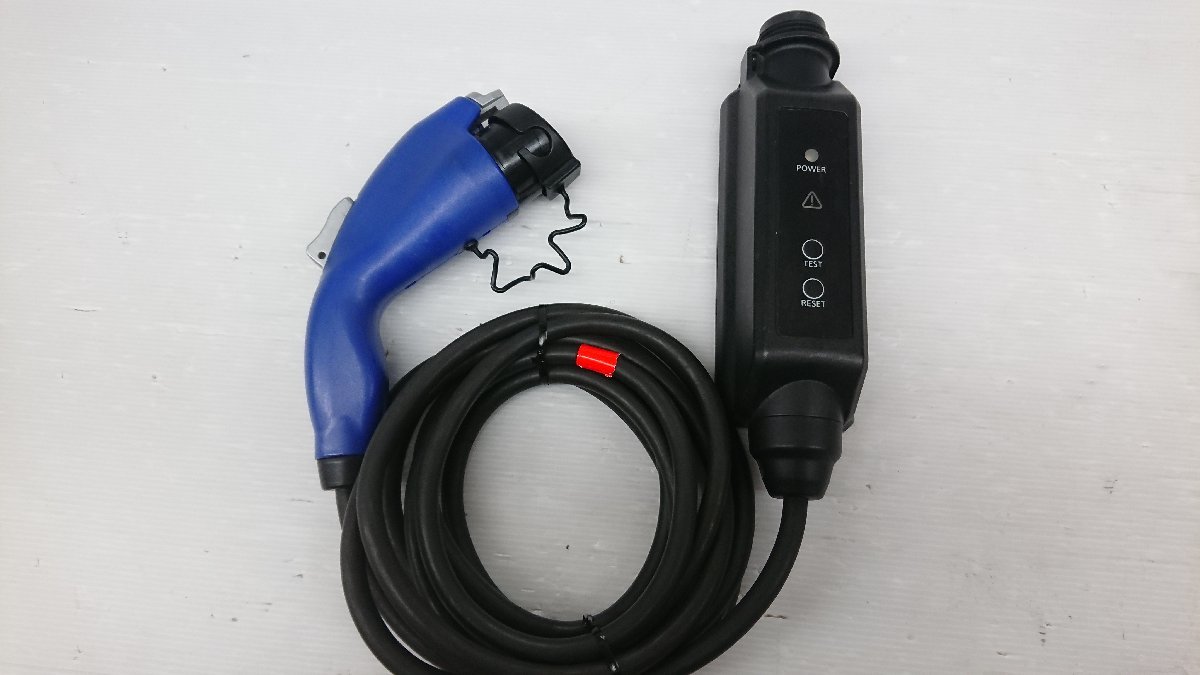 ☆中古品☆トヨタ 純正 プリウス PHV(ZVW35) 用 充電ケーブル 200V 