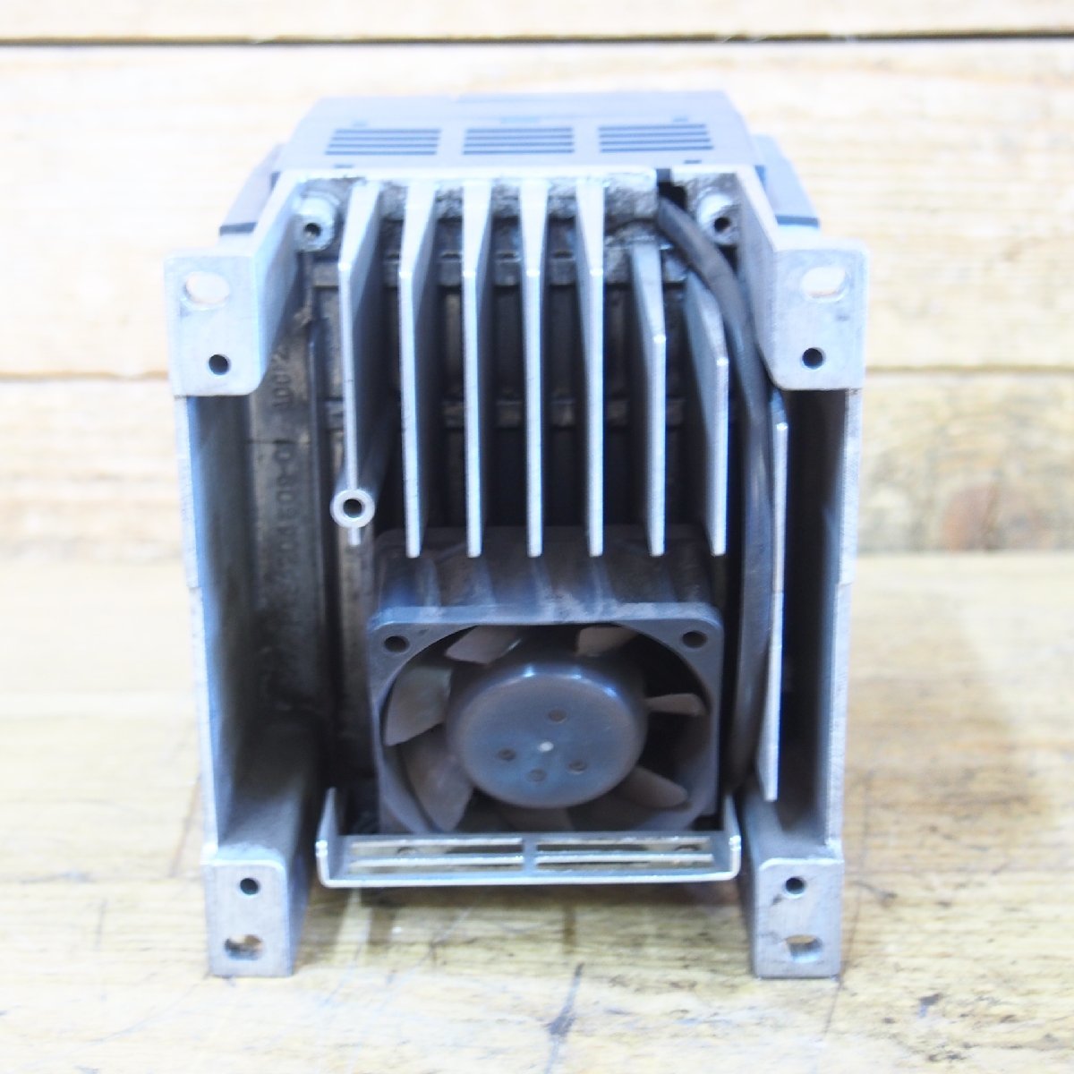 ☆【1W0124-5@】 Fuji 富士電機 インバーター FRN1.5E1S-2J ④ FRENIC
