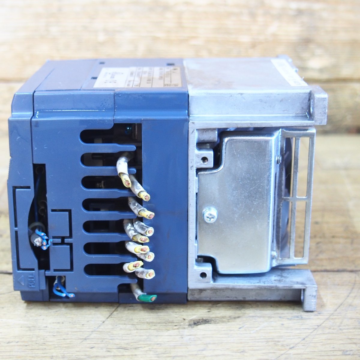 ☆【1W0124-5@】 Fuji 富士電機 インバーター FRN1.5E1S-2J ④ FRENIC