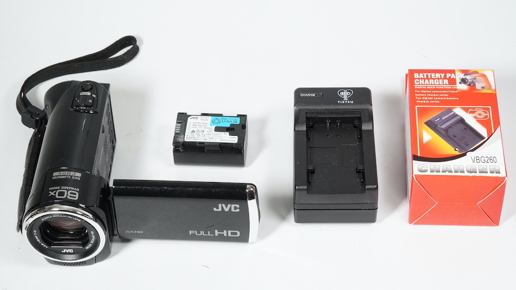 極美品 JVC Victor ビクター Everio GZ-E241 ブラック @8729 Victor