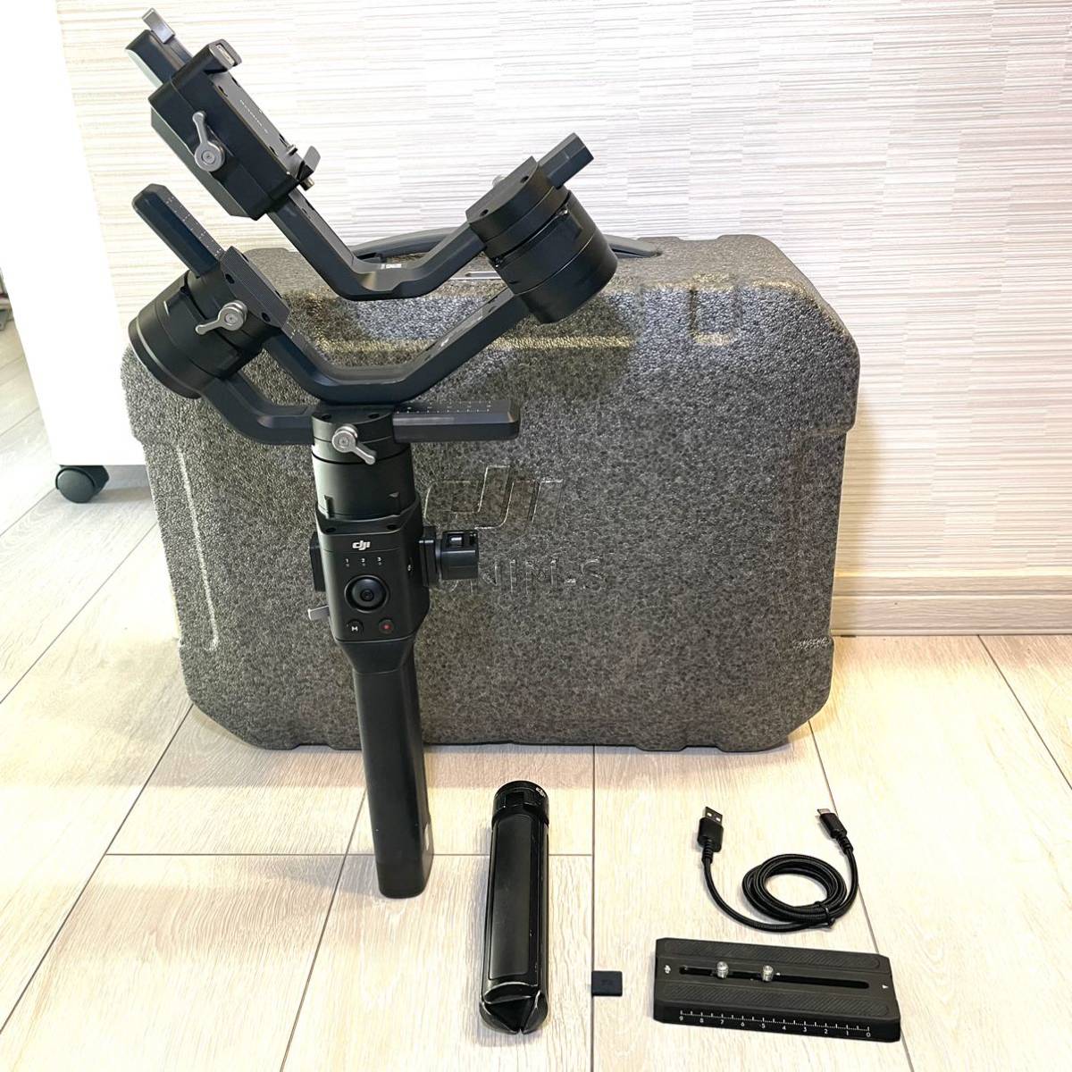 DJI Ronin-S RS1 ディージェイアイ スタビライザー ジンバル